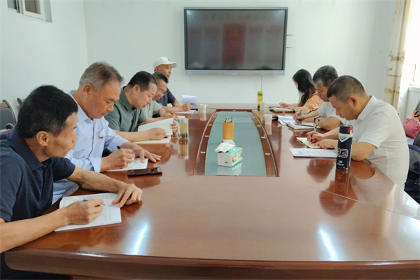 吴继东检查指导眉县试验站党支部学习教育工作_副本.jpg
