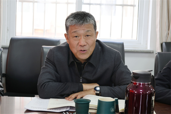 党委书记吴继东对学习教育进行指导.jpg