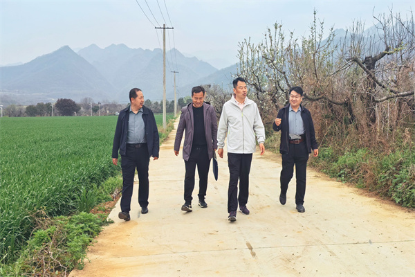考察河西基地.jpg