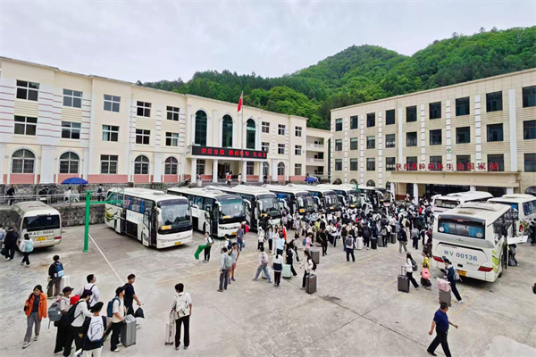 我校2026年生物学实习在火地塘试验林场正式启动