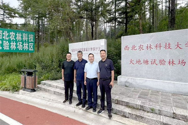 合影留念.jpg