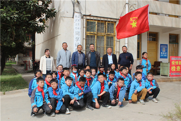 e34e5d794dad4d0f9656b817b62961f6.jpg 合影留念.jpg