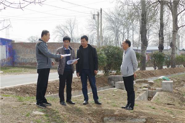 场站管理处副处长何雨浩现场检查指导斗口试验站灌溉水源工程项目2_副本.jpg