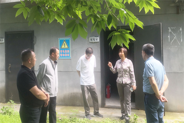 a70c6d8169004a9282af802381e02143.jpg 检查周至试验站配电室.jpg