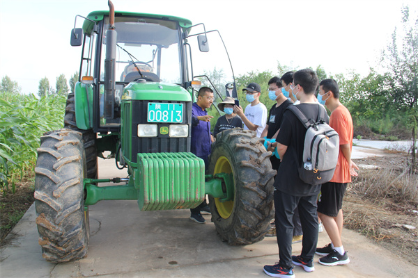 54c33724ac484e1d9d3067f227668441.jpg 实训驾驶讲解_副本.jpg